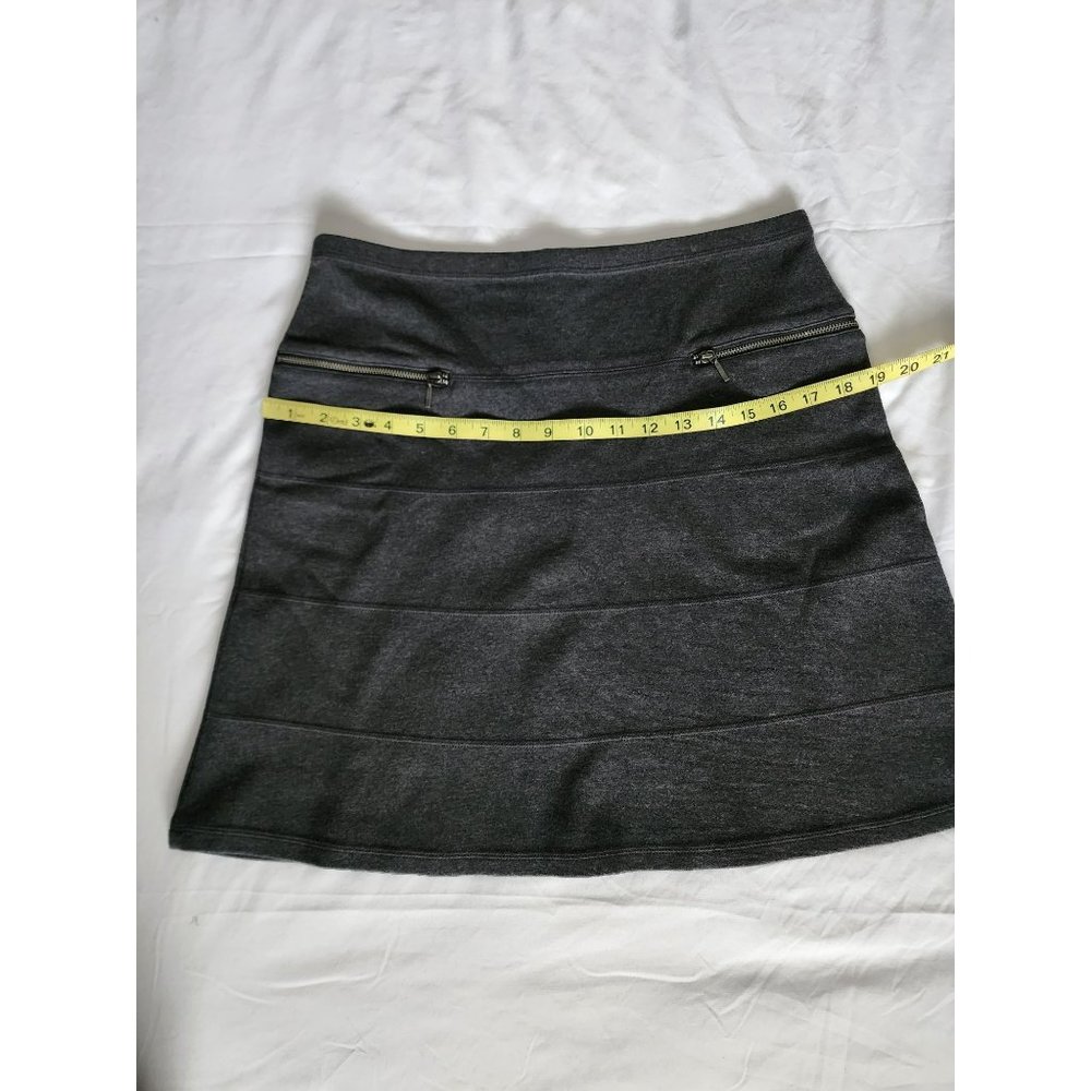 Athleta Strata Women's Gray A-Line Zipper Pockets Ponte Mini Skirt Petite Sz MP - Picture 10 of 11